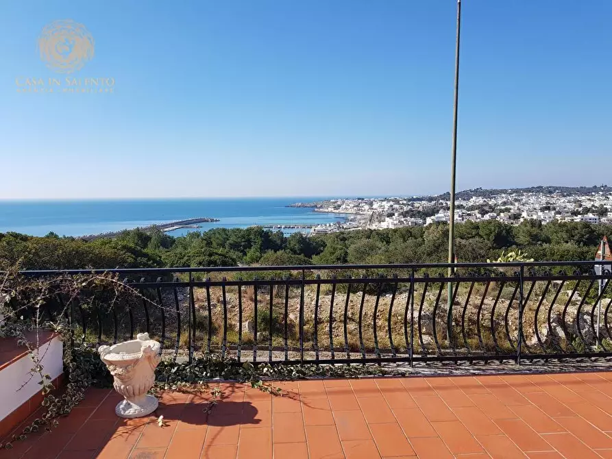 Immagine 5 di Villa in vendita  a Castrignano Del Capo