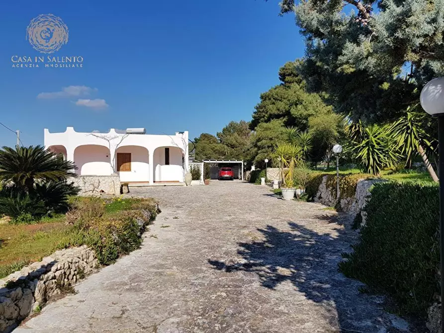 Immagine 32 di Villa in vendita  a Castrignano Del Capo