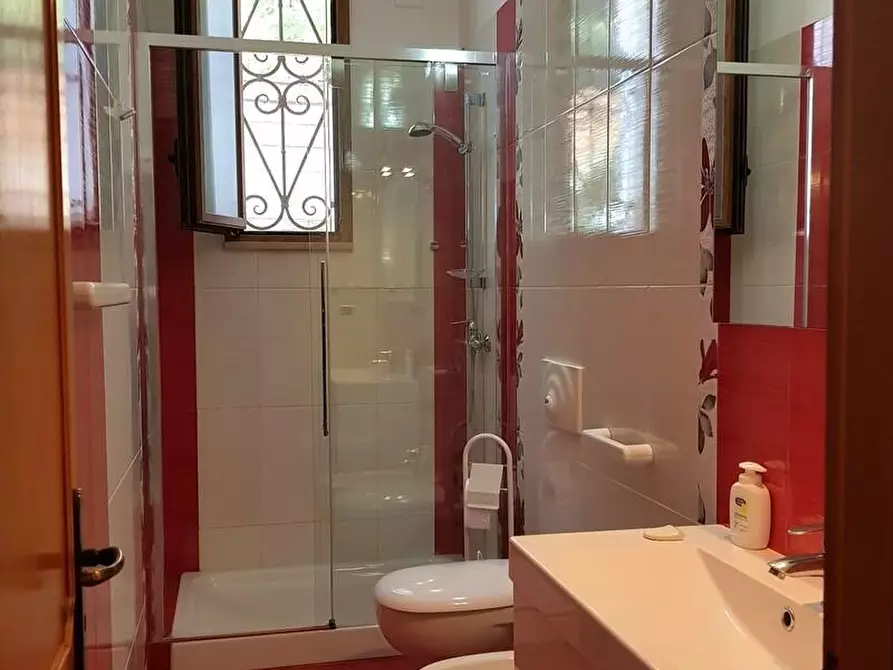 Immagine 17 di Villa in vendita  a Castrignano Del Capo