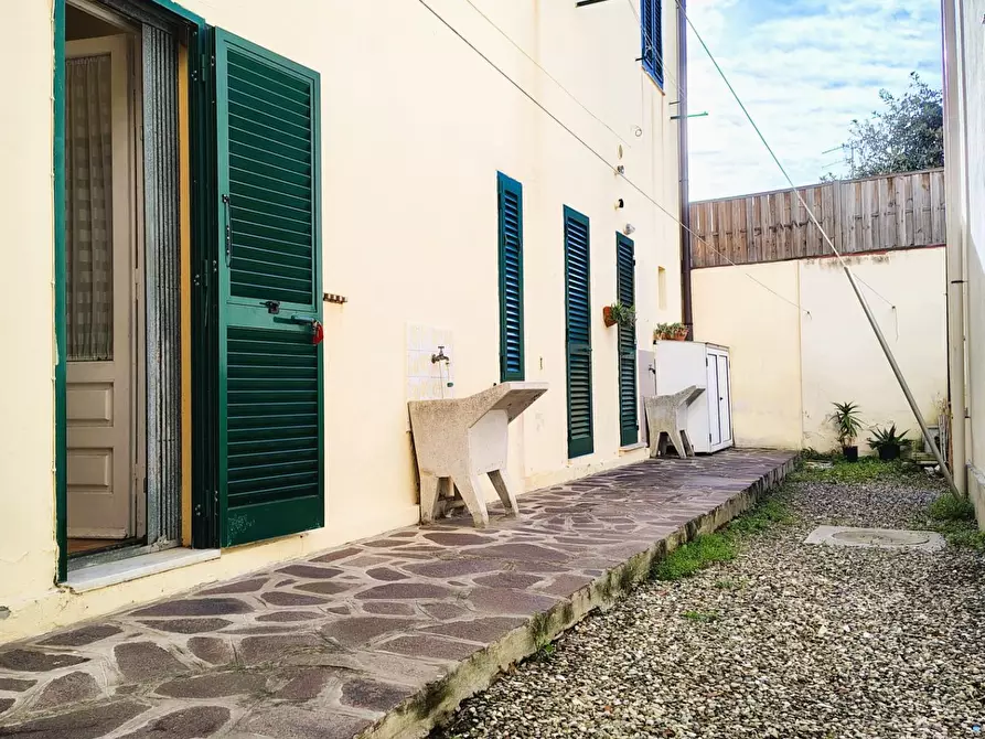 Immagine 13 di Appartamento in vendita  a Rosignano Marittimo