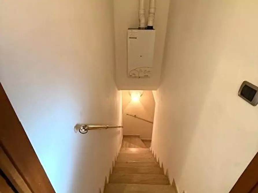 Immagine 9 di Appartamento in vendita  a Siena