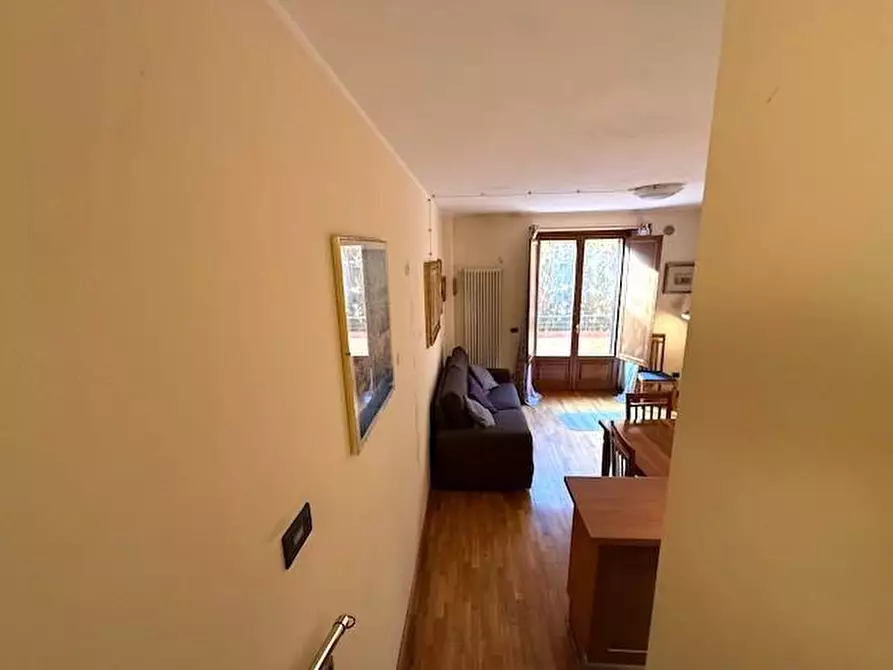 Immagine 3 di Appartamento in vendita  a Siena