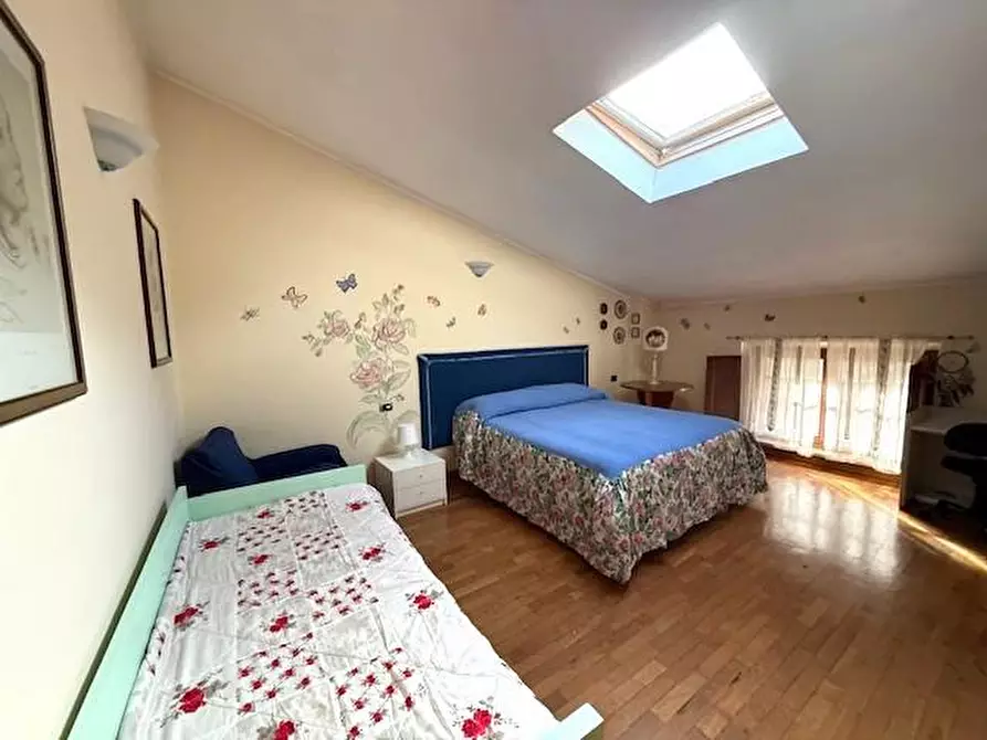 Immagine 13 di Appartamento in vendita  a Siena