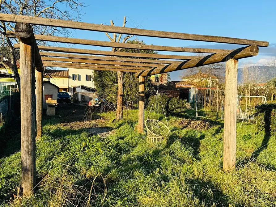 Immagine 37 di Terratetto in vendita  a Capannori