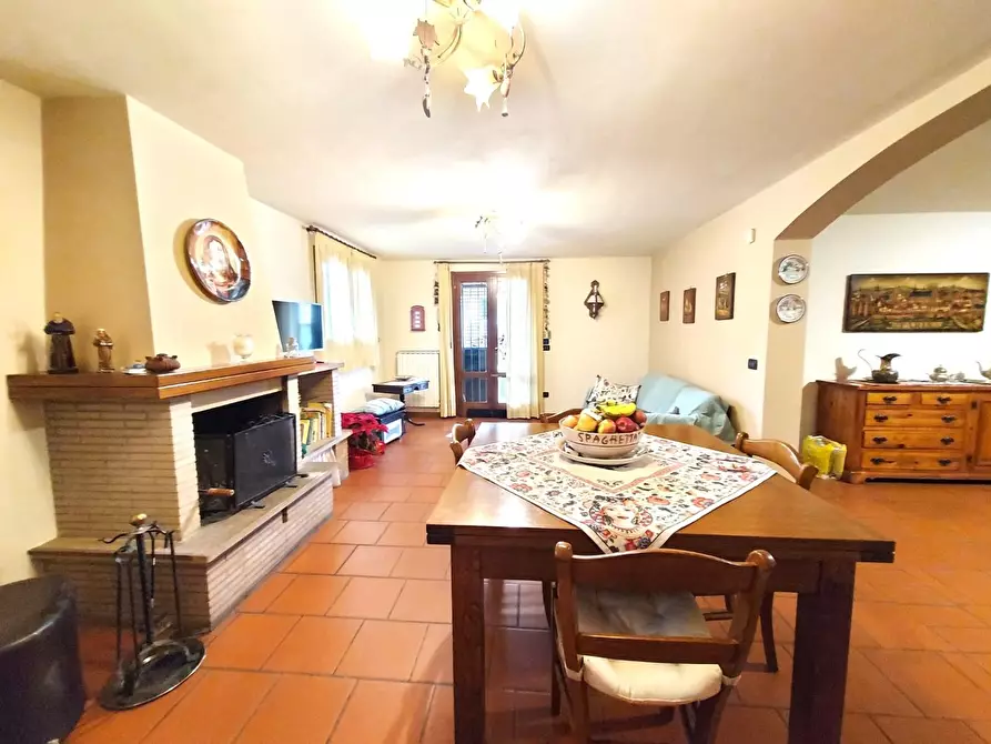 Immagine 19 di Villa in vendita  a Lucca