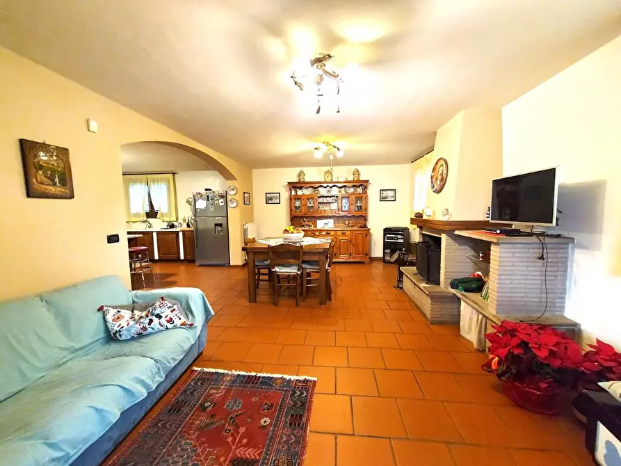 Immagine 21 di Villa in vendita  a Lucca