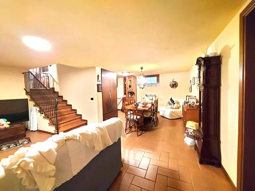 Immagine 27 di Villa in vendita  a Lucca