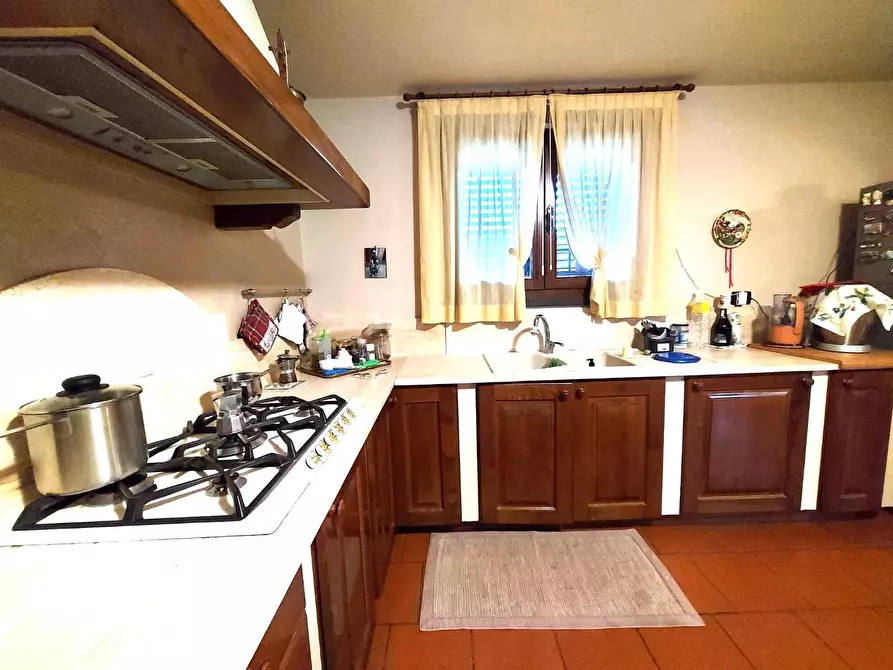 Immagine 17 di Villa in vendita  a Lucca