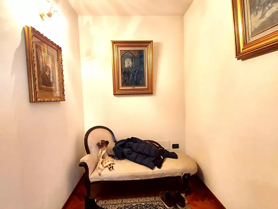 Immagine 8 di Villa in vendita  a Lucca