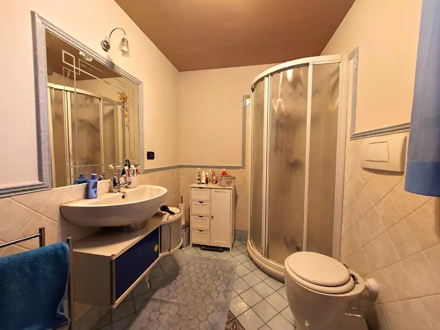 Immagine 23 di Villa in vendita  a Lucca