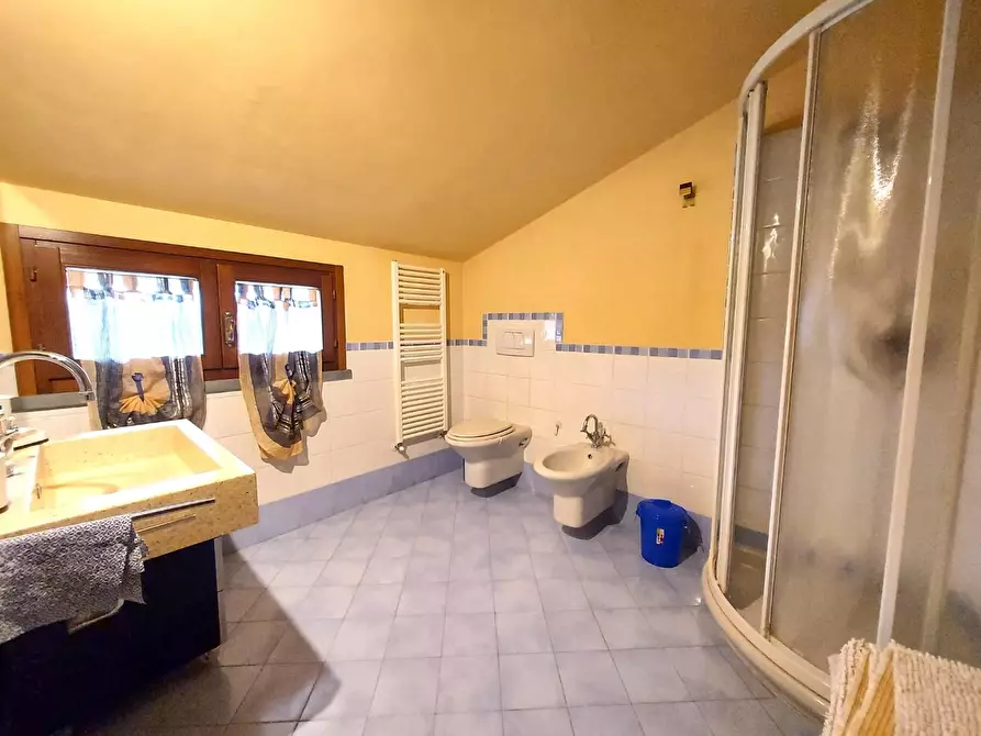 Immagine 33 di Villa in vendita  a Lucca