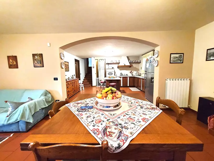 Immagine 14 di Villa in vendita  a Lucca