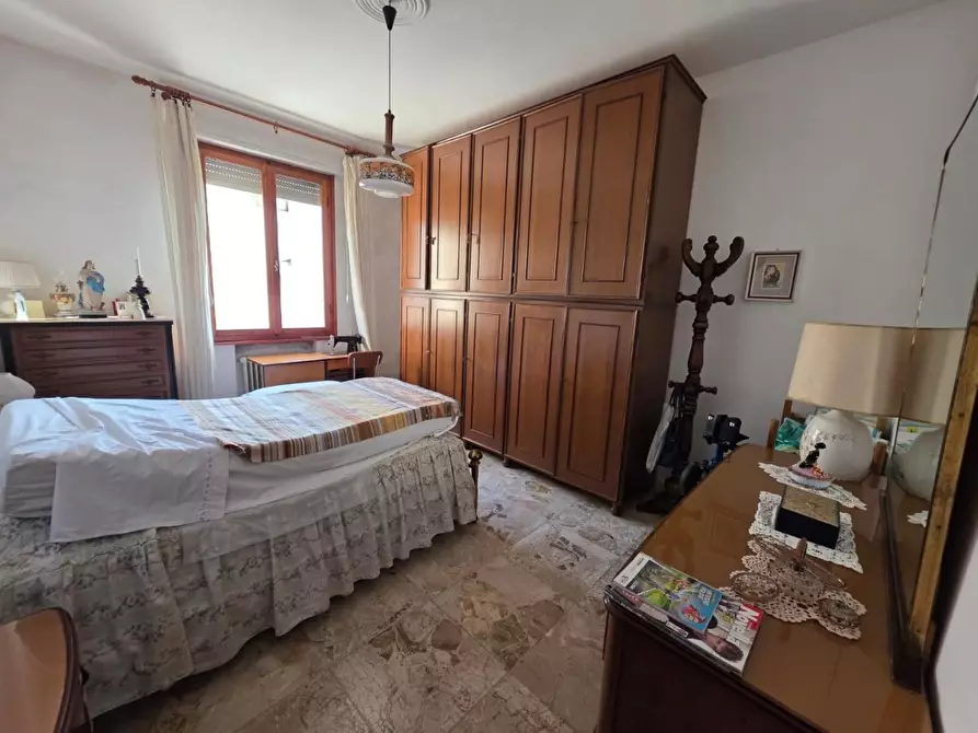 Immagine 21 di Appartamento in vendita  a Pontedera