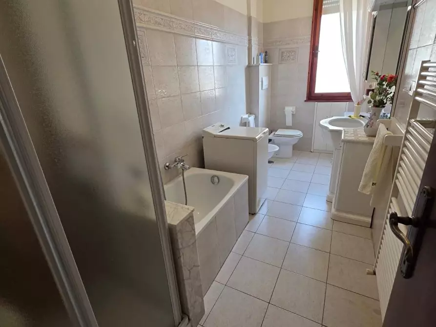 Immagine 19 di Appartamento in vendita  a Pontedera