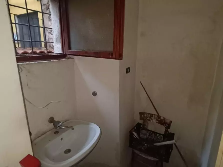 Immagine 11 di Appartamento in vendita  a Carrara