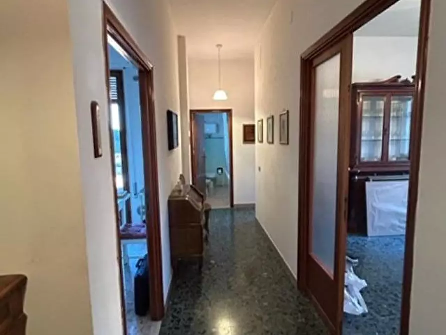 Immagine 1 di Appartamento in vendita  a Siena