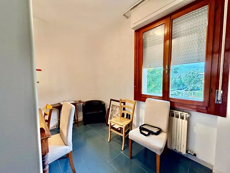 Immagine 15 di Appartamento in vendita  a Massa