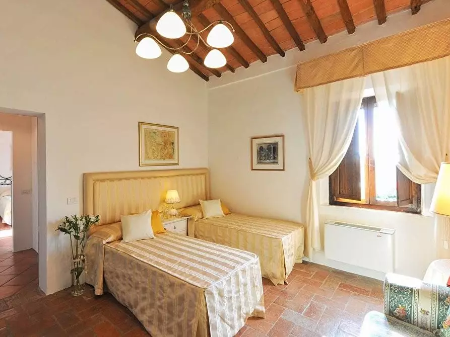 Immagine 6 di Casa colonica in vendita  a Monteroni D'arbia