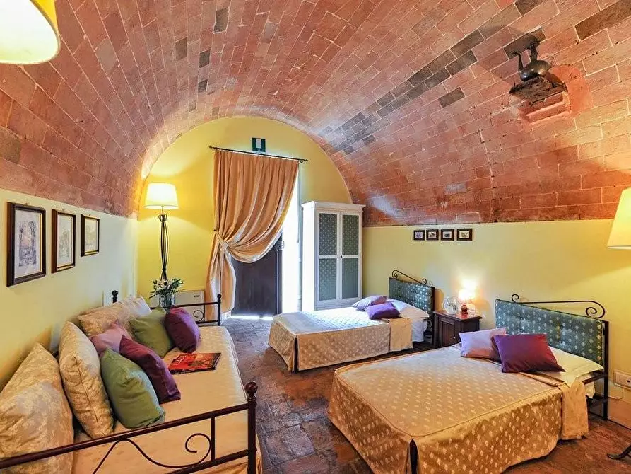 Immagine 12 di Casa colonica in vendita  a Monteroni D'arbia