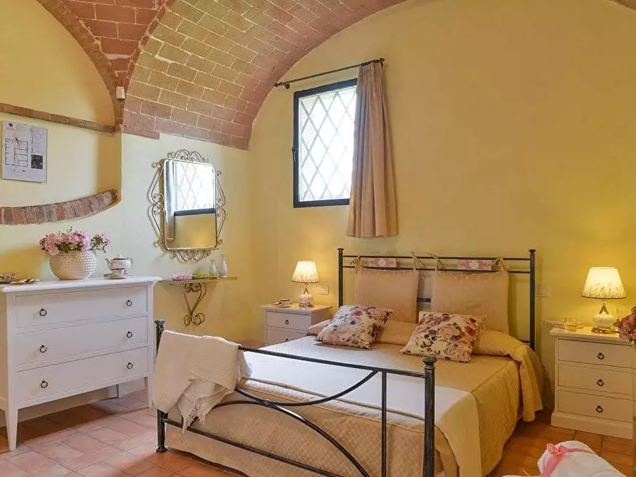 Immagine 9 di Casa colonica in vendita  a Monteroni D'arbia
