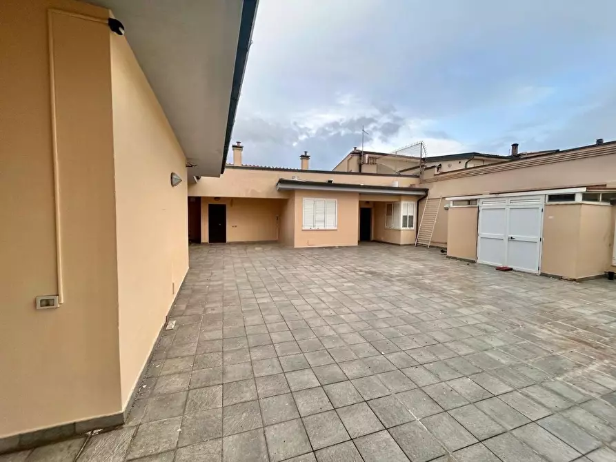 Immagine 6 di Appartamento in vendita  a Pisa