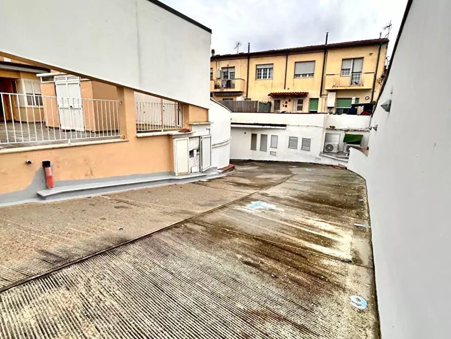 Immagine 7 di Appartamento in vendita  a Pisa