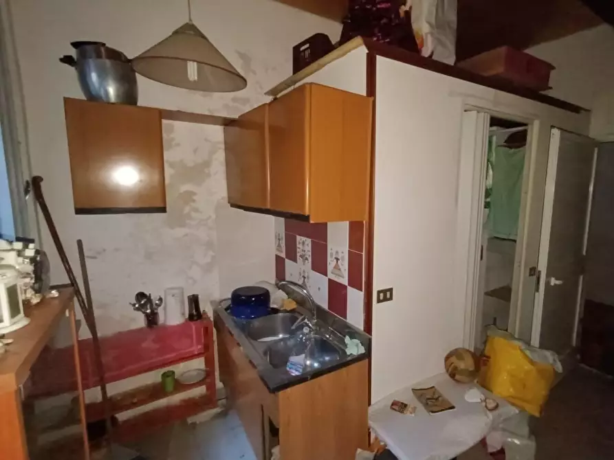 Immagine 18 di Laboratorio in vendita  a Carrara