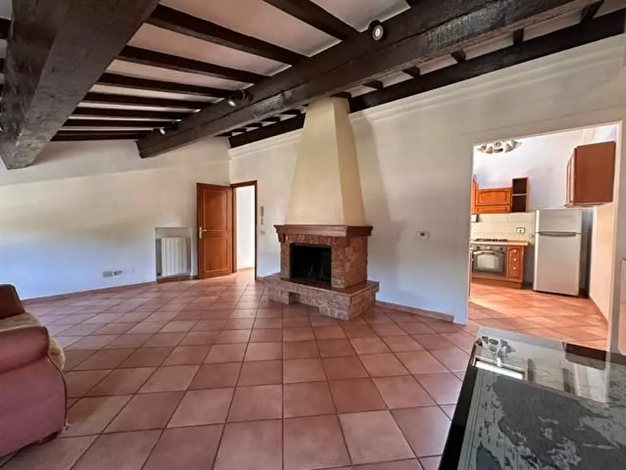 Immagine 2 di Appartamento in vendita  a Cascina
