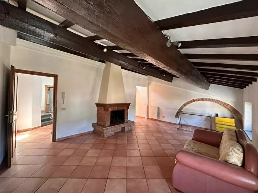 Immagine 1 di Appartamento in vendita  a Cascina