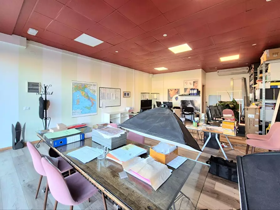 Immagine 4 di Ufficio in vendita  a Capannori