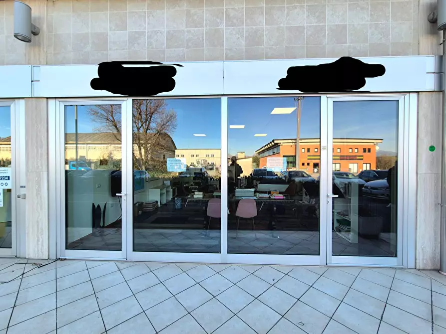 Immagine 7 di Ufficio in vendita  a Capannori