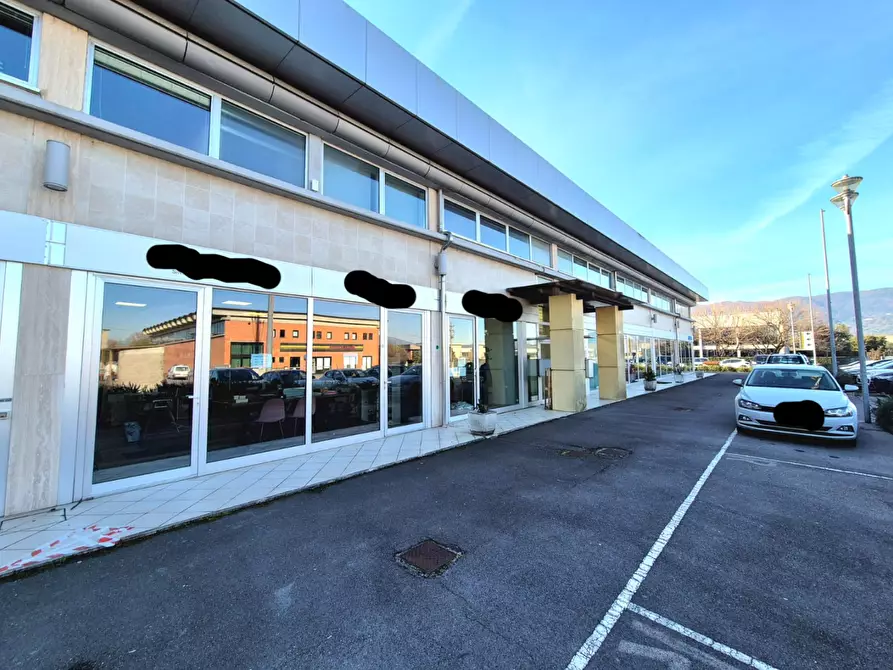 Immagine 6 di Ufficio in vendita  a Capannori