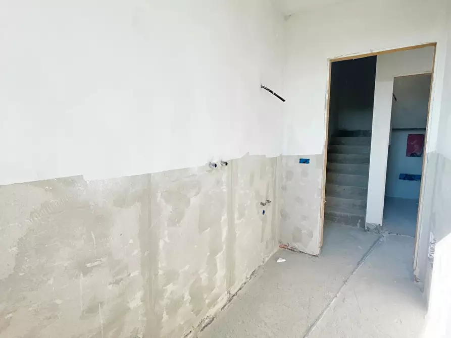 Immagine 20 di Villetta a schiera in vendita  a Cascina