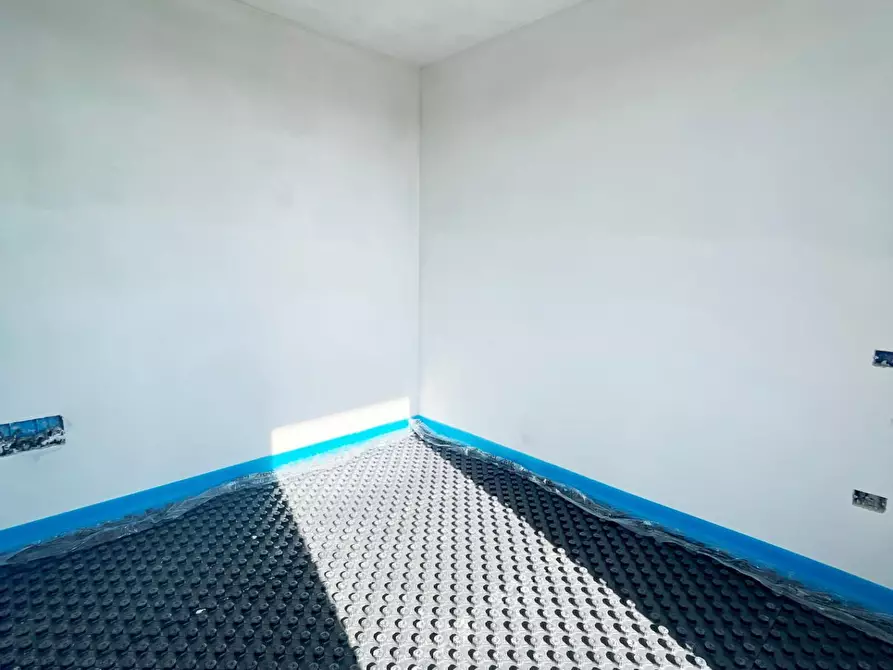 Immagine 14 di Villetta a schiera in vendita  a Cascina