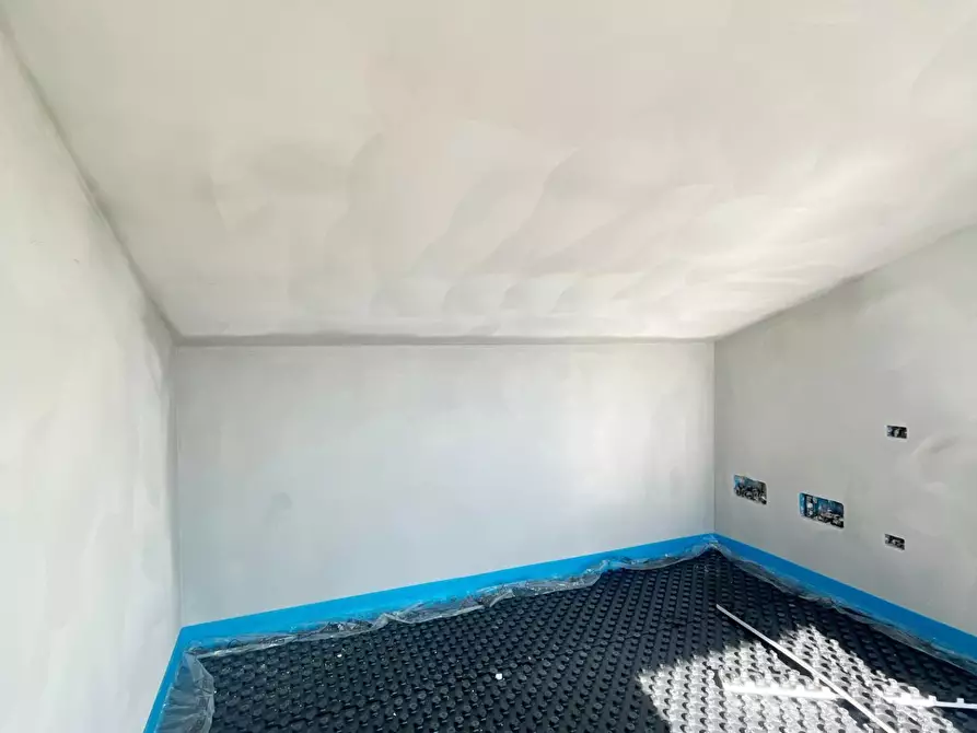 Immagine 5 di Villetta a schiera in vendita  a Cascina