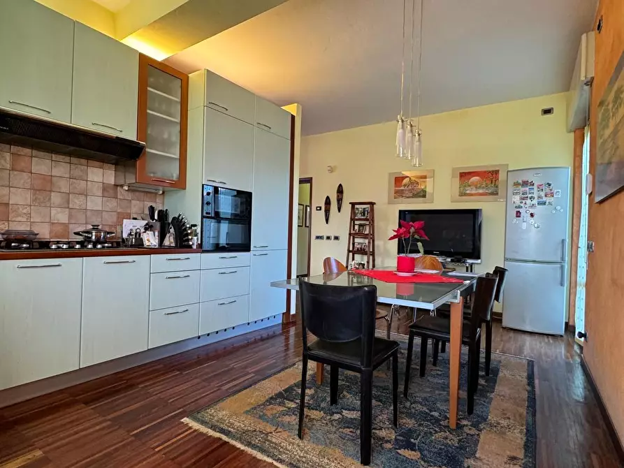 Immagine 6 di Porzione di casa in vendita  a Lucca