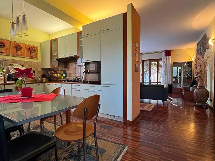 Immagine 7 di Porzione di casa in vendita  a Lucca