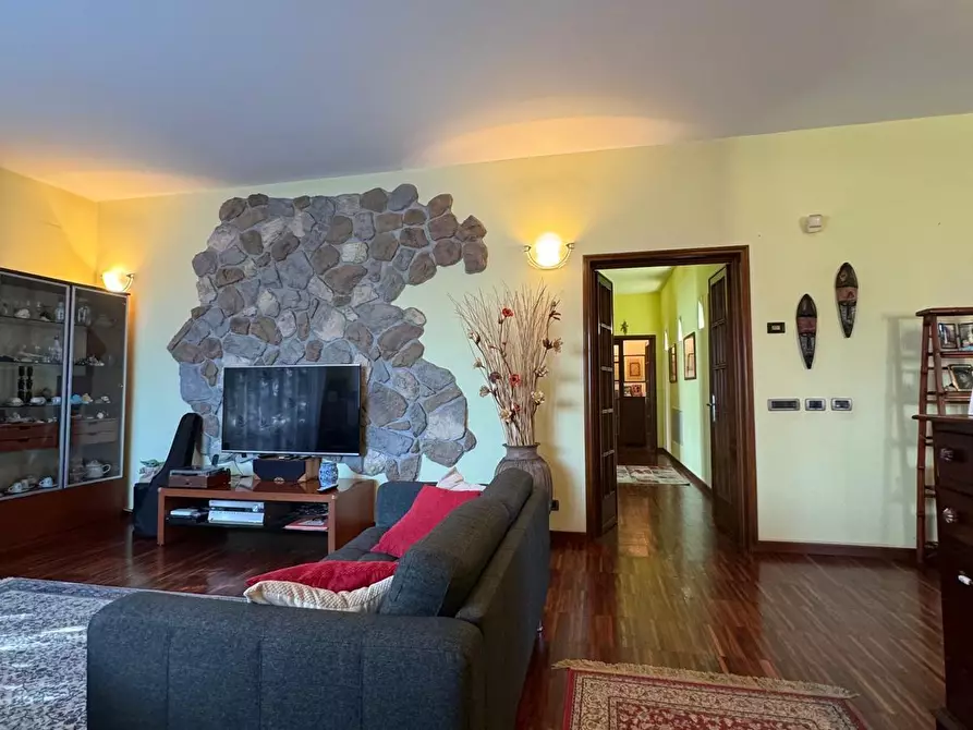 Immagine 3 di Porzione di casa in vendita  a Lucca