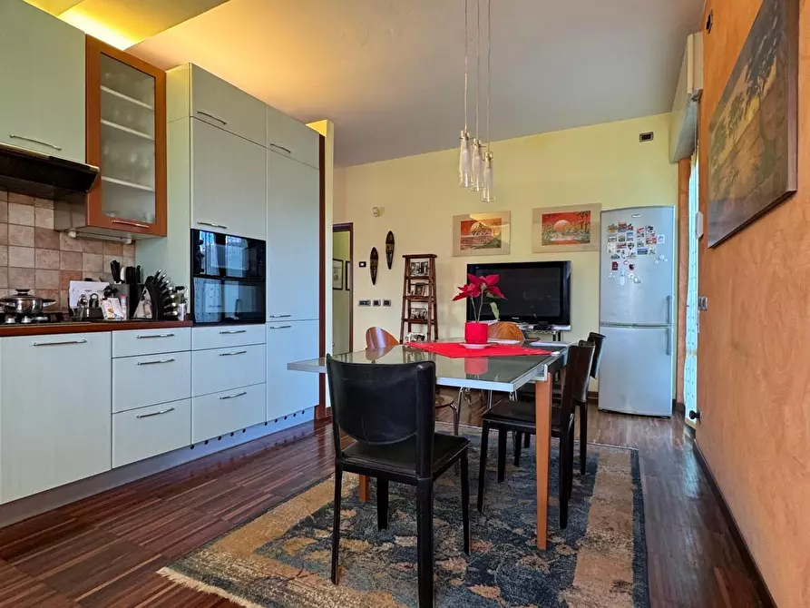 Immagine 9 di Porzione di casa in vendita  a Lucca