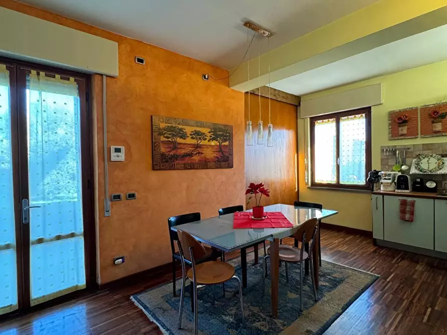 Immagine 10 di Porzione di casa in vendita  a Lucca