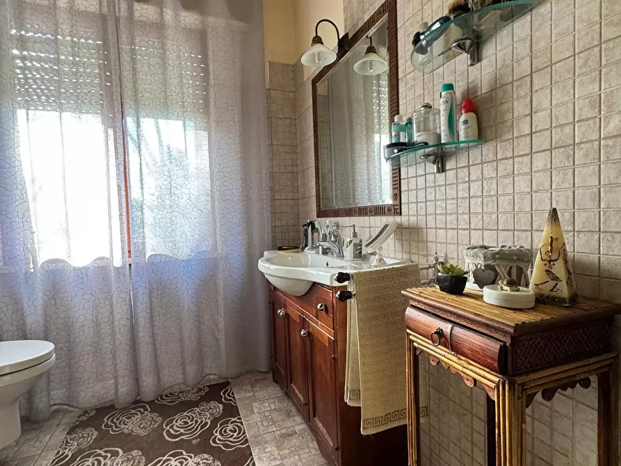 Immagine 19 di Porzione di casa in vendita  a Lucca