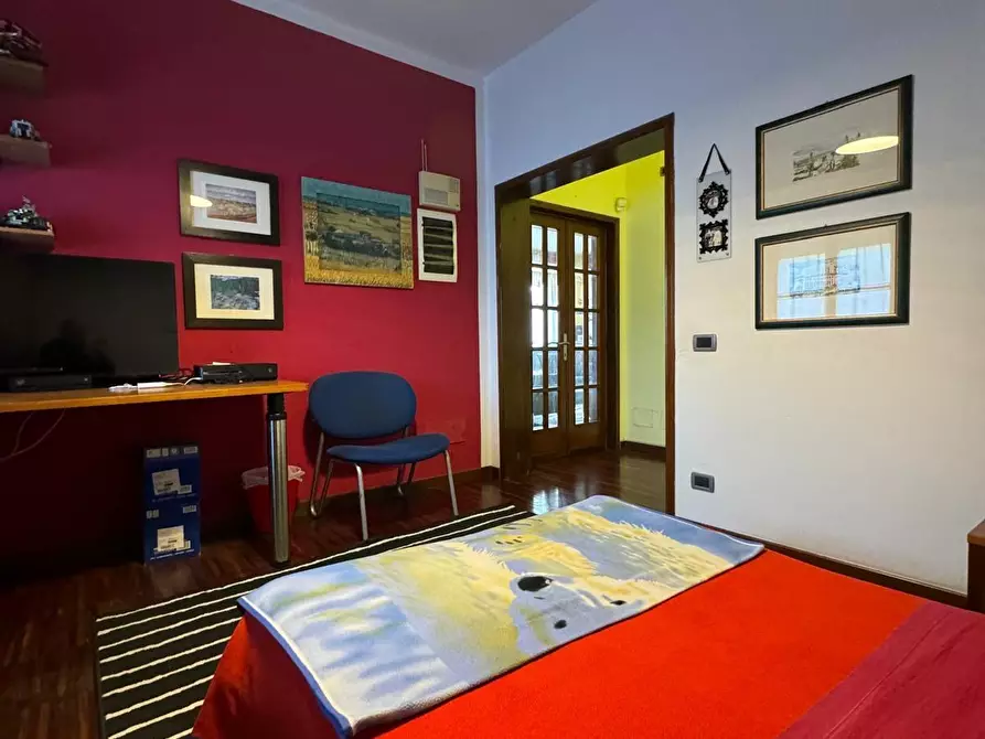 Immagine 12 di Porzione di casa in vendita  a Lucca