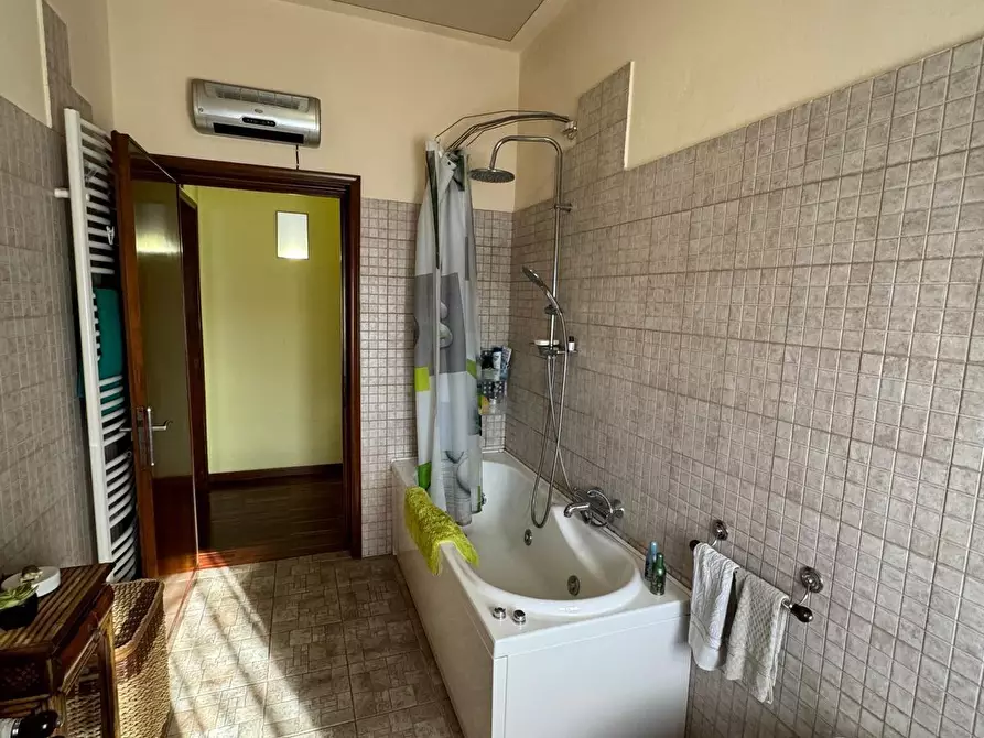 Immagine 20 di Porzione di casa in vendita  a Lucca