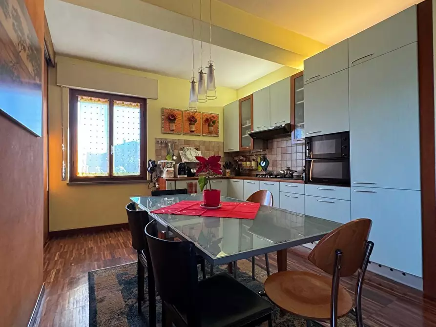 Immagine 8 di Porzione di casa in vendita  a Lucca