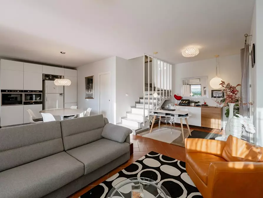 Immagine 10 di Casa indipendente in vendita  a Pontedera