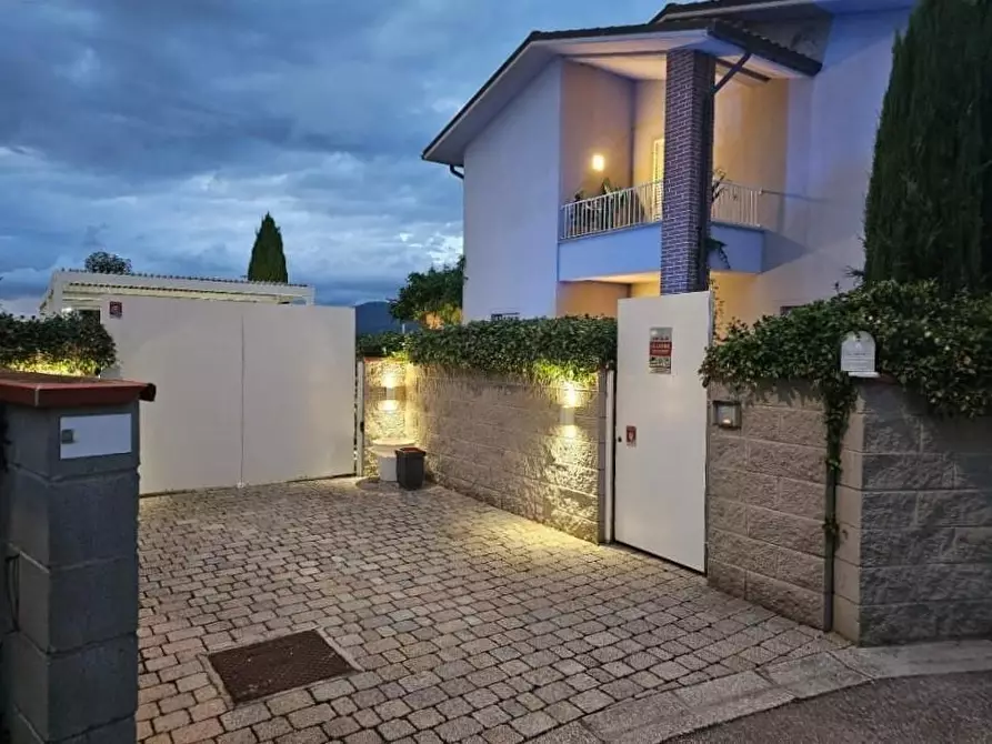 Immagine 6 di Casa indipendente in vendita  a Pontedera