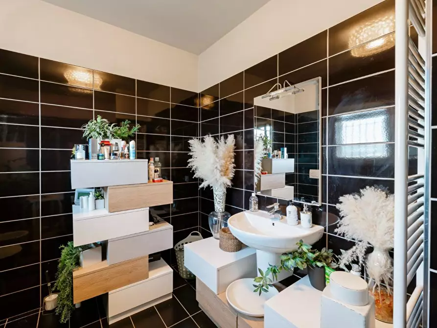 Immagine 35 di Casa indipendente in vendita  a Pontedera