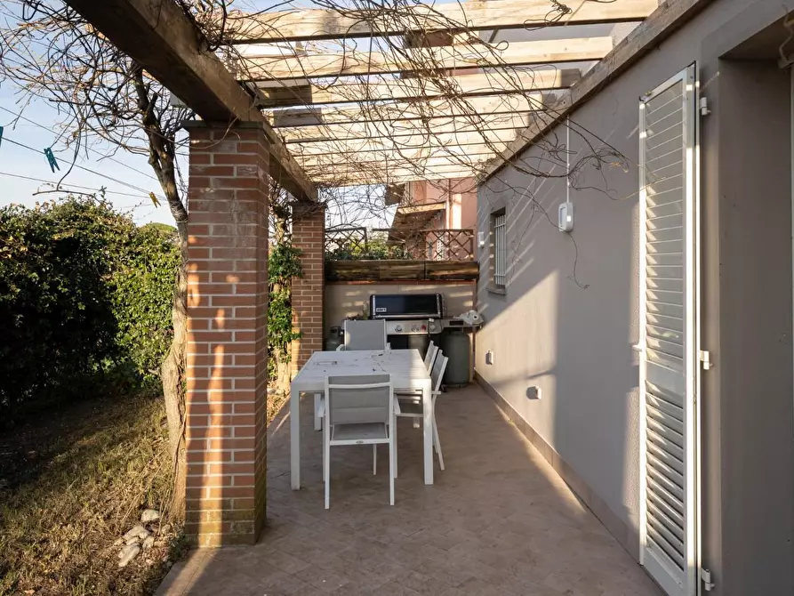 Immagine 16 di Casa indipendente in vendita  a Pontedera