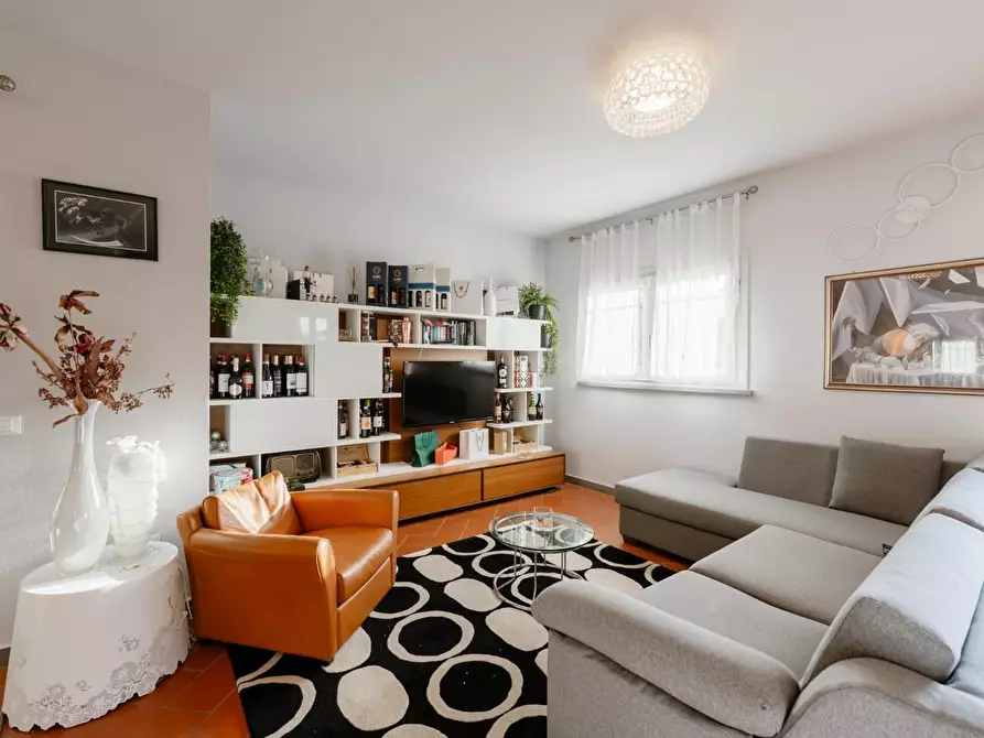 Immagine 9 di Casa indipendente in vendita  a Pontedera