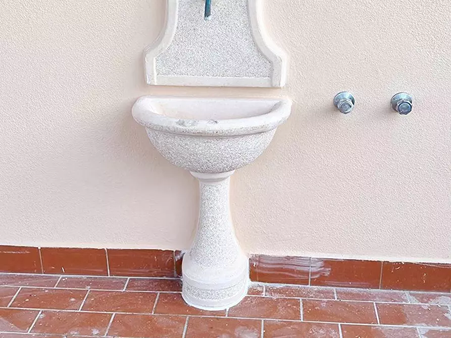 Immagine 28 di Casa indipendente in vendita  a San Giuliano Terme